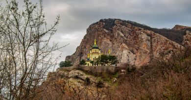 Точка притяжения туристов — Форосская церковь